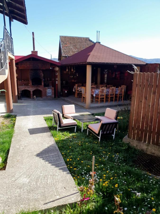 Casa Ostrov Hotel Calimanesti Exterior photo